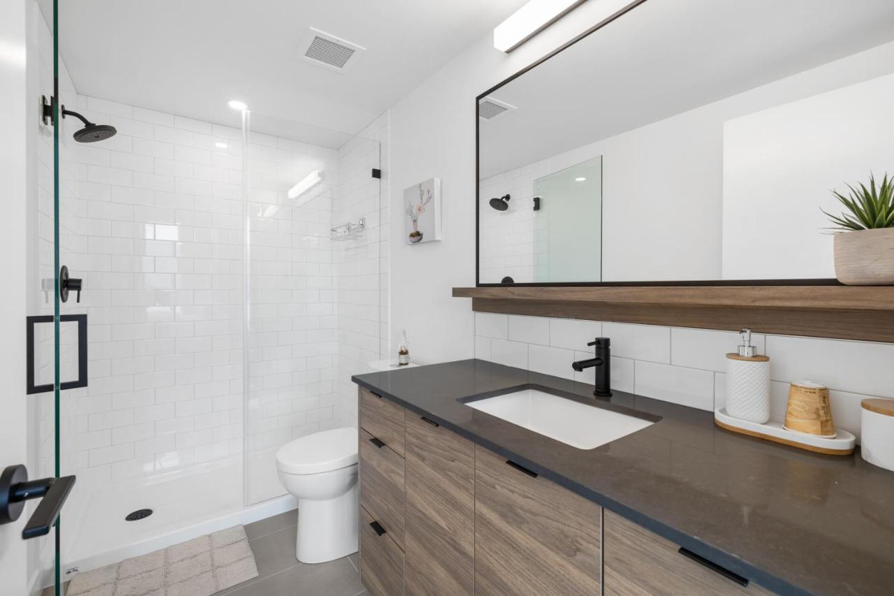 Brand New Luxury Downtown Near The Beach #16 Kelowna Exterior foto